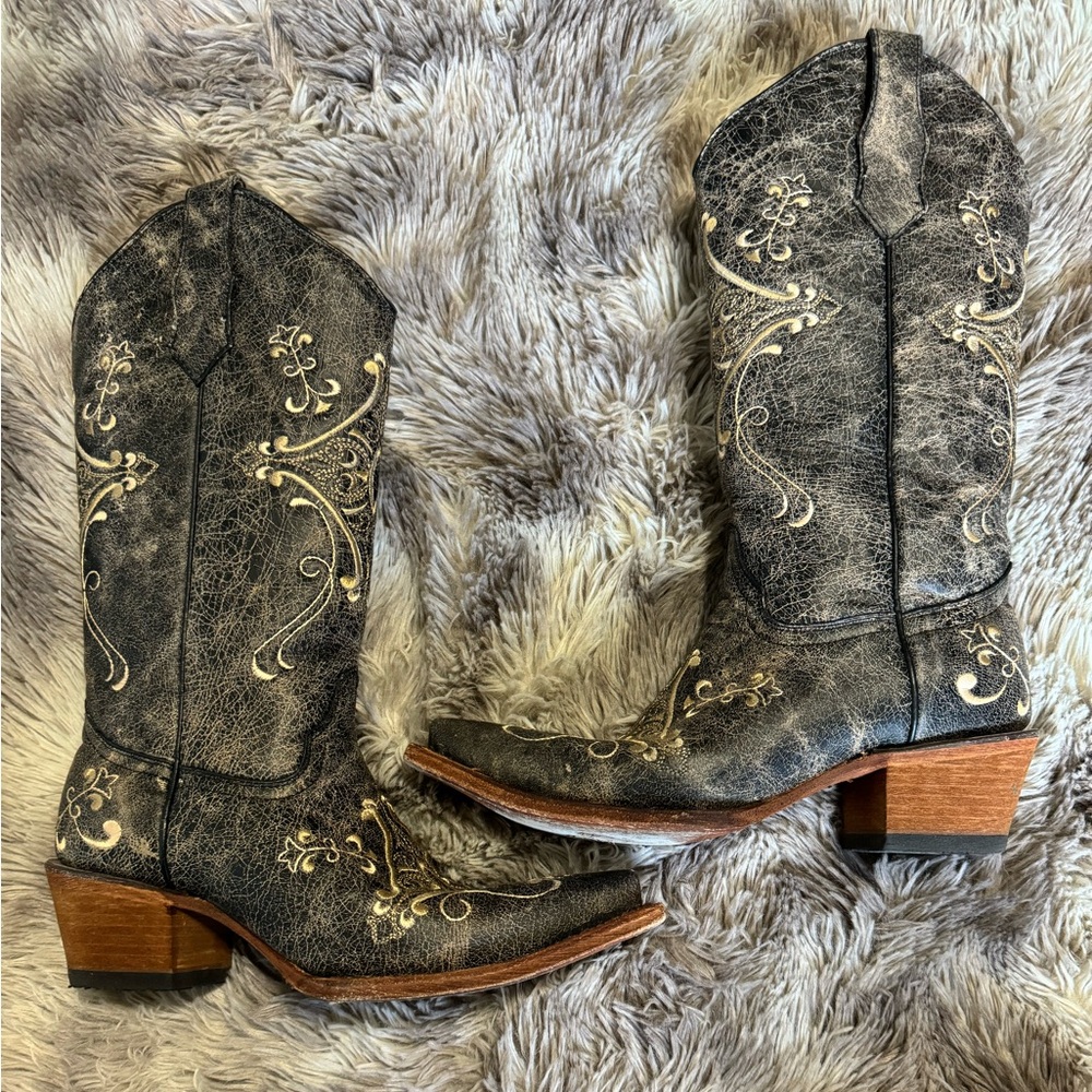 WOMEN'S CRACKLE EMBROIDERED BOOTS